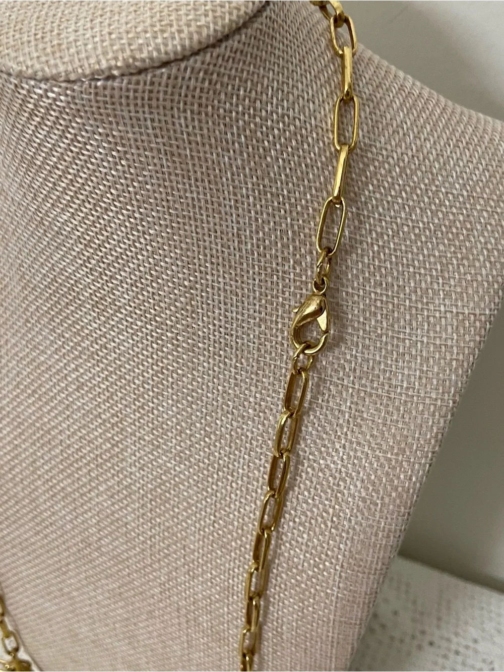 Vintage Gold Tone Autumn Leaf Charm Necklace Long Lariat Statement Jewelry